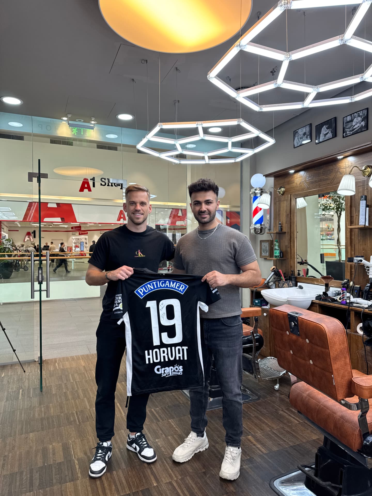 Tomi Horvat bei Cut & Co